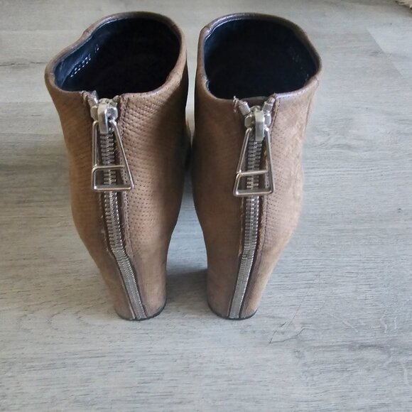 Balenciaga Women's Open-Toe Bootie size 40 EU size 9 US Designer Shoes Wedges - Picture 2 of 5